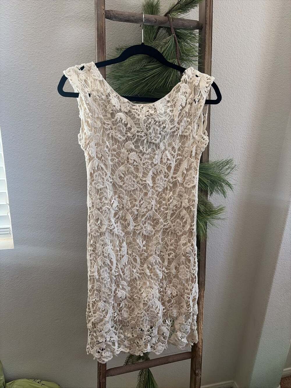 Wilfred Aritzia Guipure Floral Lace Cap Sleeve Mini Dress Cream
